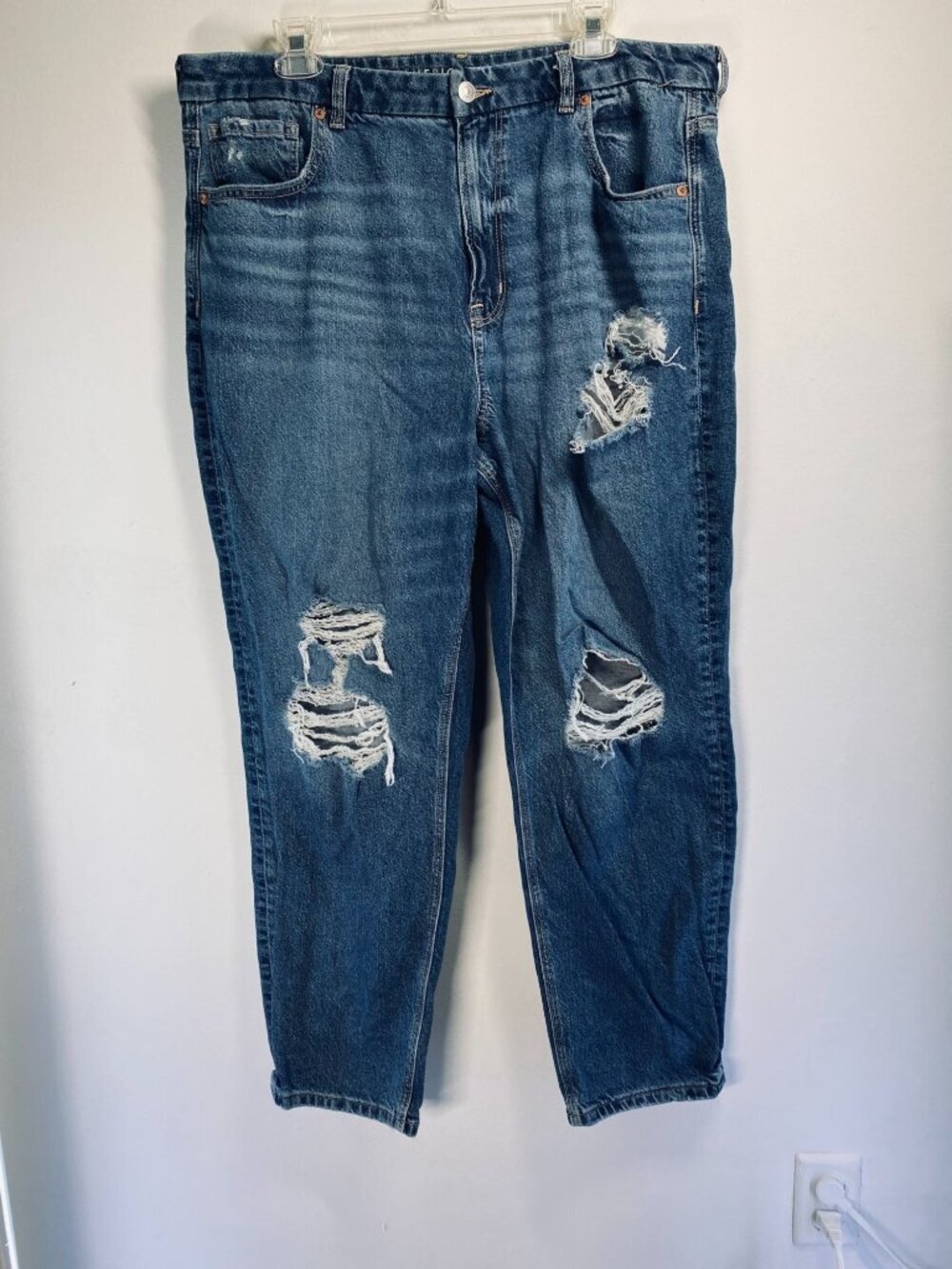 American Eagle Curvy Mom Jeans Distressed High Rise Strigid Denim US 18 NWOT